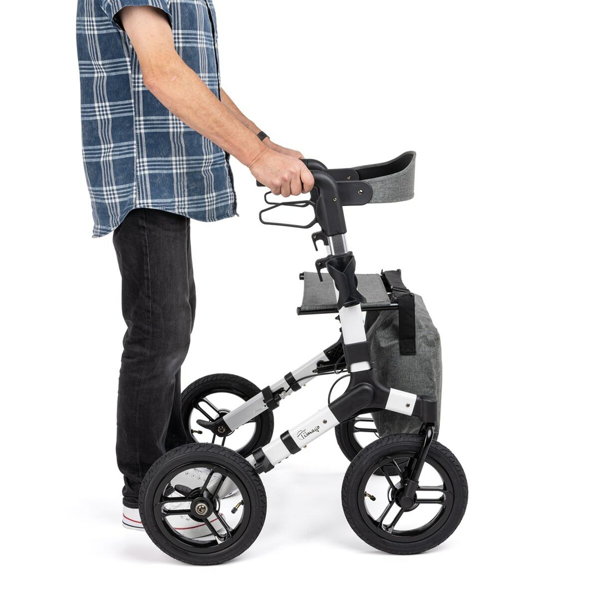 V3H00AE1FC40FA3286F84F3211B4A6F2D4FR6275275P4